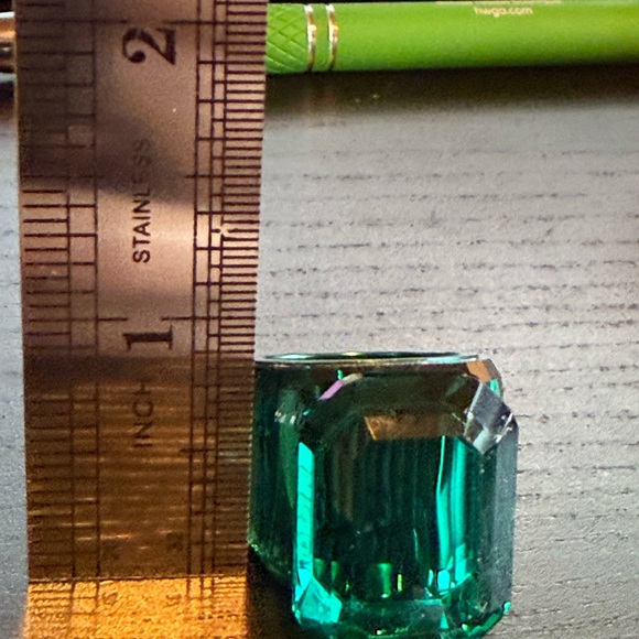 Swarovski Lucent Cocktail Ring, Octagon Cut Green, Size 8 - Picture 5 of 16
